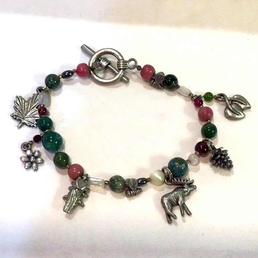 Canada charm bracelet glass beads & metal animals